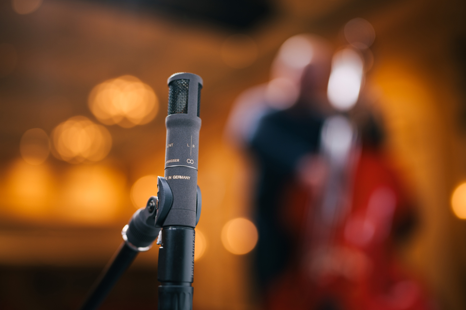 SENNHEISER、コンパクトな双指向性RFコンデンサーマイクMKH 8030を発表
