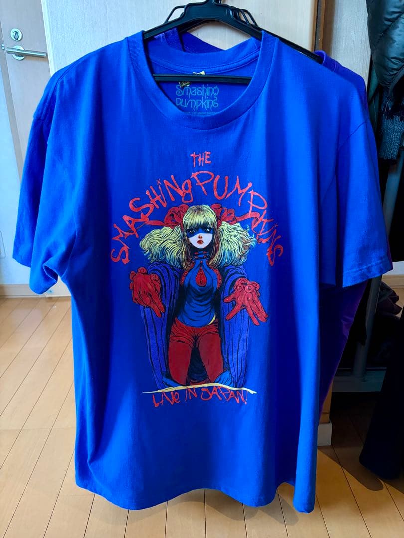 SMASHING スマッシングパンプキンズ ツアー　Tシャツ XL 完売品 公式 スマッシング・パンプキンズ 2025 ツアー TシャツM - メルカリ
