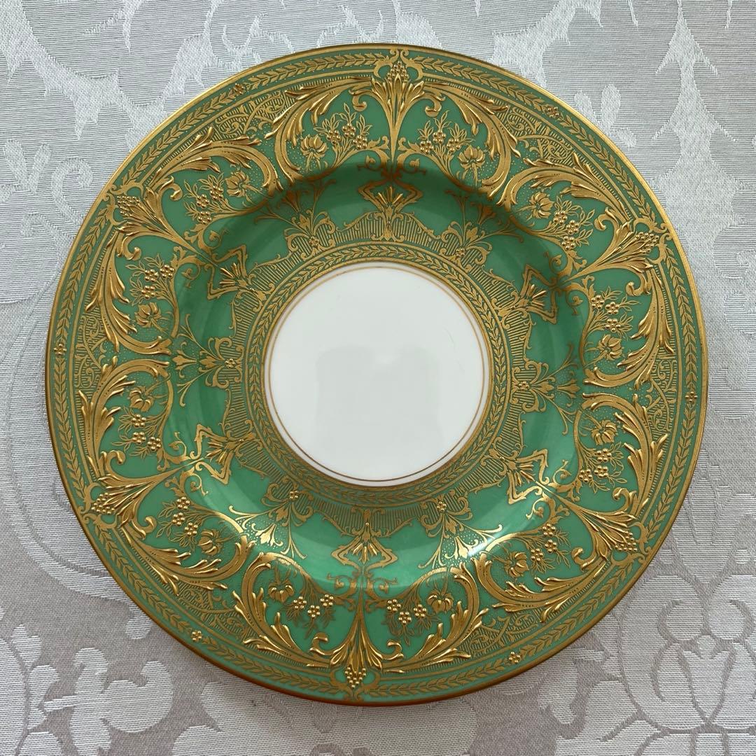 【英国アンティーク】美品　高級　ロイヤルウースター　金彩　金盛　エナメル　皿 Coalport／Minton】金彩金盛 エナメル 手描き皿 プレート「蝶」 - メルカリ